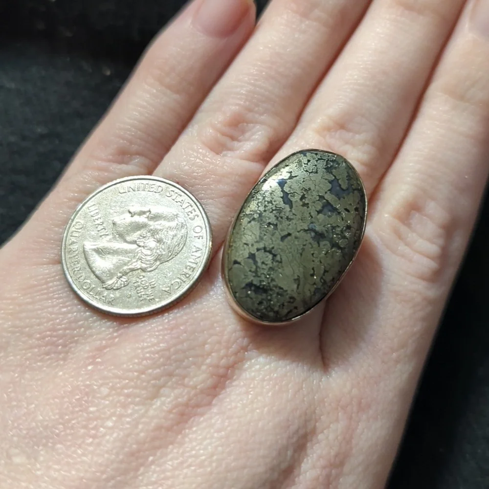 Silver Plated Grey Marcasite Gemstone Oval Statement Ring - Size 8.5